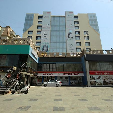 Oyo 8786 Hotel Maan Residency Ahmedabad Exterior foto