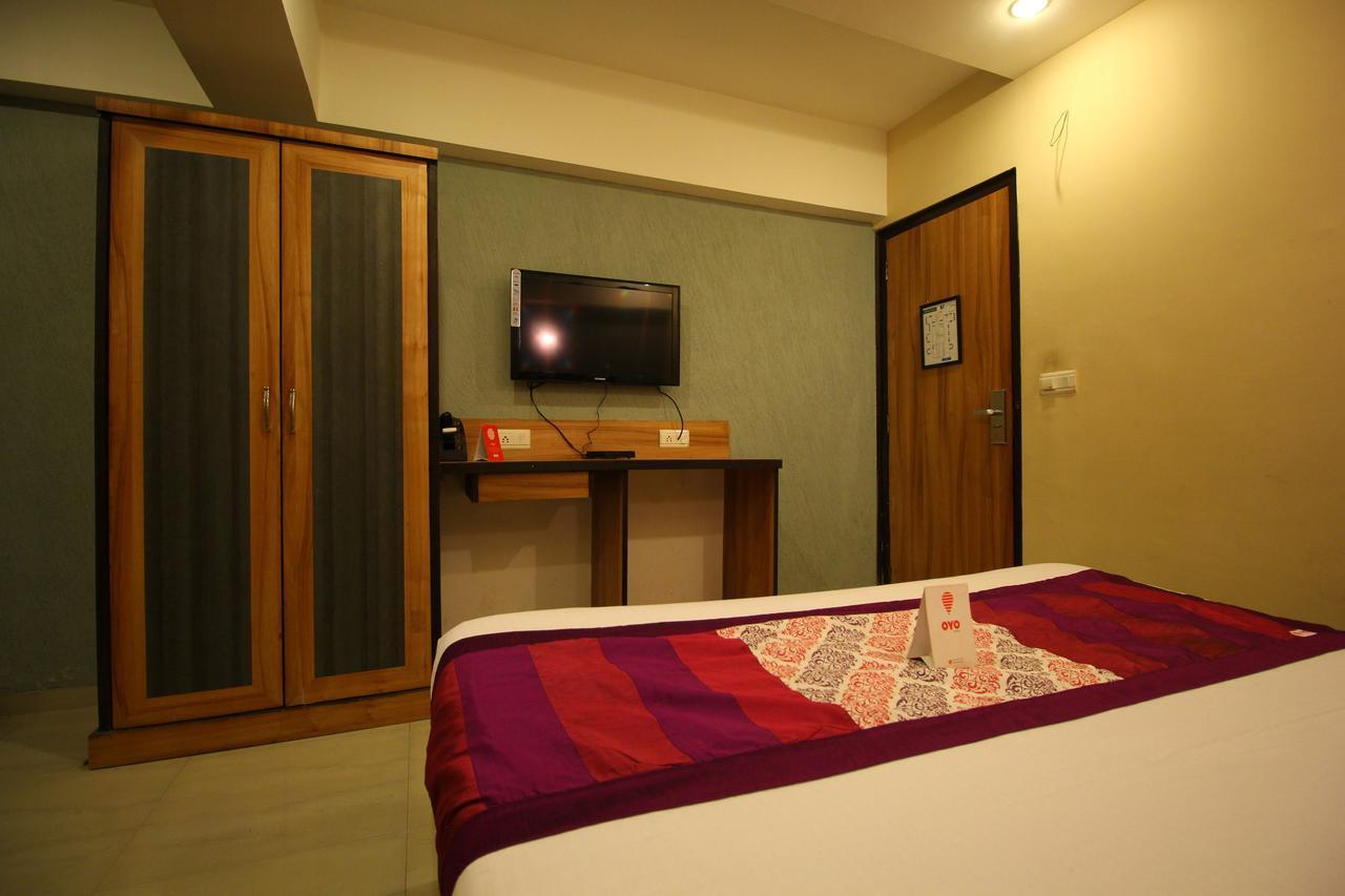 Oyo 8786 Hotel Maan Residency Ahmedabad Exterior foto