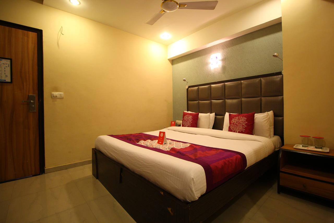 Oyo 8786 Hotel Maan Residency Ahmedabad Exterior foto