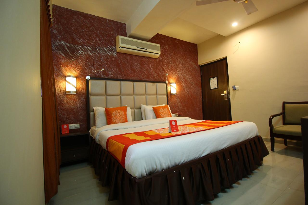 Oyo 8786 Hotel Maan Residency Ahmedabad Exterior foto