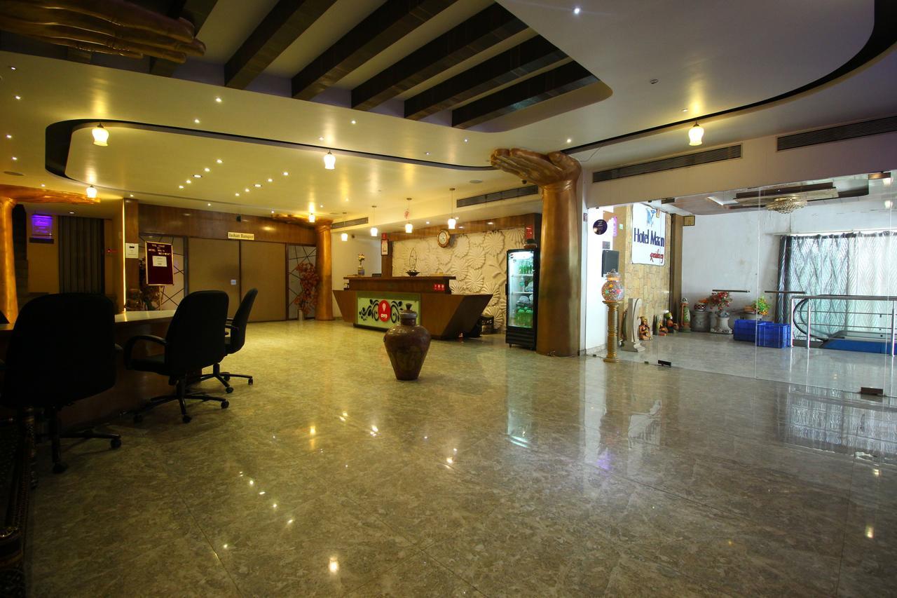 Oyo 8786 Hotel Maan Residency Ahmedabad Exterior foto