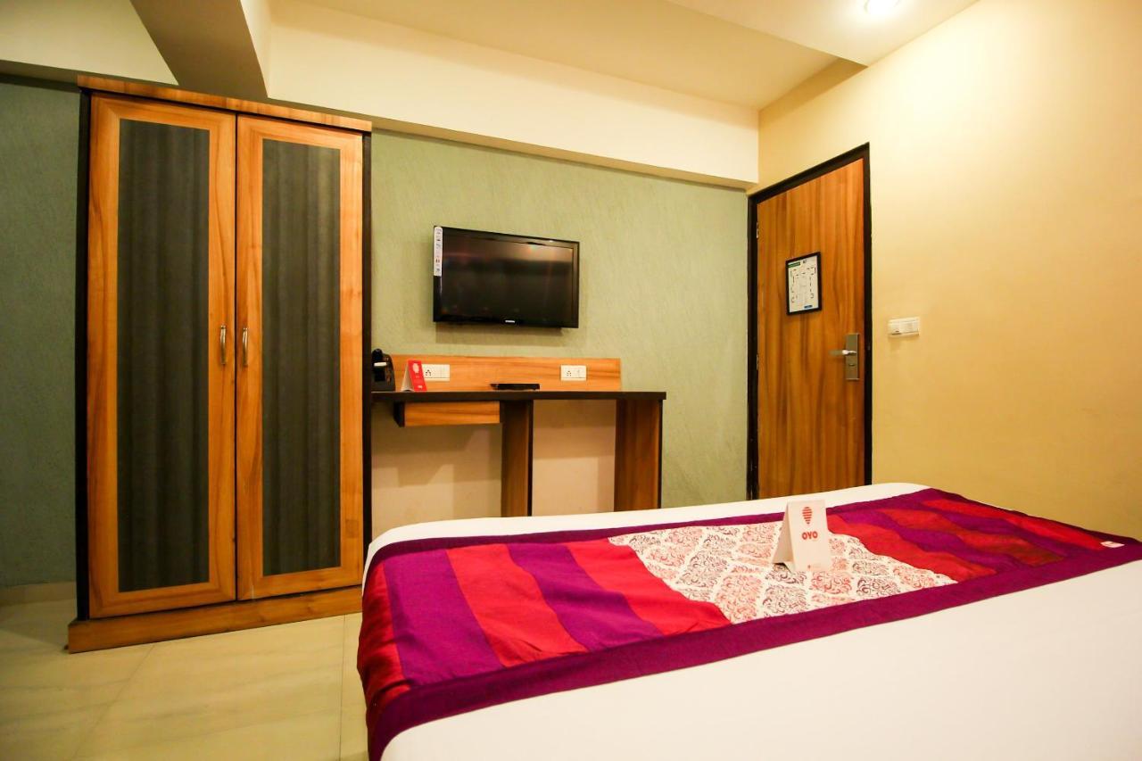 Oyo 8786 Hotel Maan Residency Ahmedabad Exterior foto